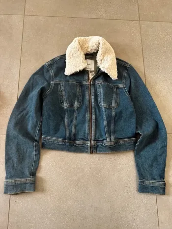 Veste en jean col imitation mouton retourné Mango, neuve, taille M, valeur 60€