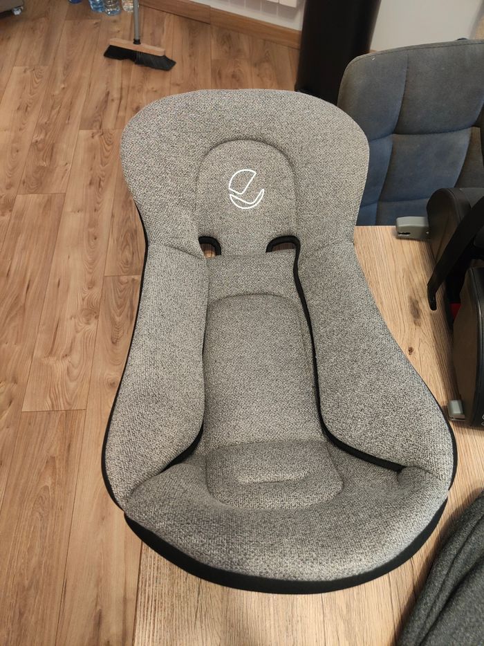A vendre cosy+siège auto évolutif marque Jane - photo numéro 5