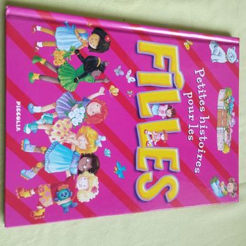 Livre Petites histoires pour les filles Neuf