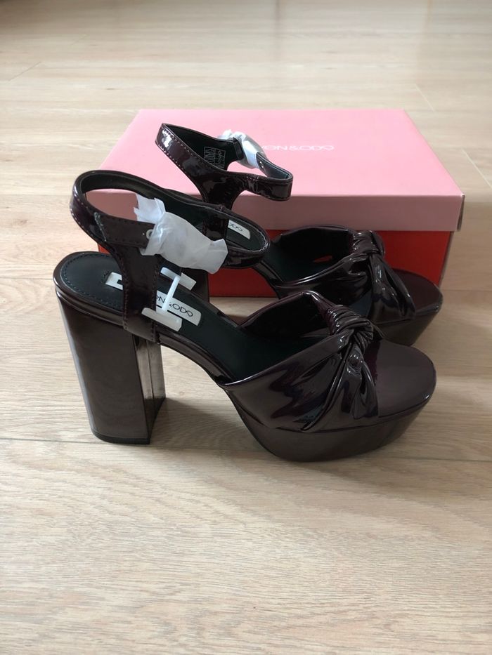 Escarpins ouverts vernis prunes neufs Even&Odd pointure 37 - photo numéro 4