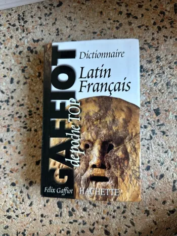 Livre, dictionnaire poche  latin français