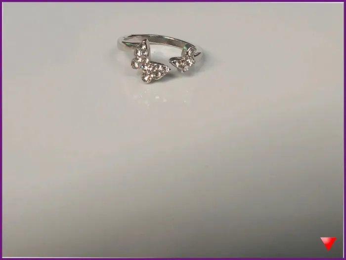 Bague argentée en acier inoxydable - photo numéro 2