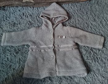 Gilet gris à capuche 6mois Cyrillus