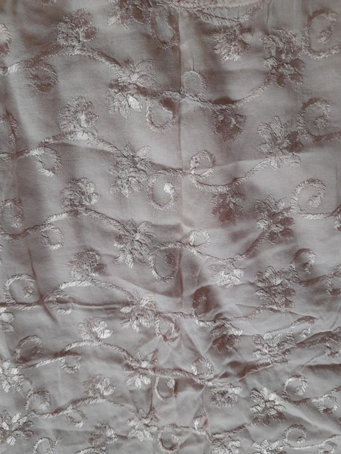 Tunique brodée T38/40 polyamide 3 suisses - photo numéro 3