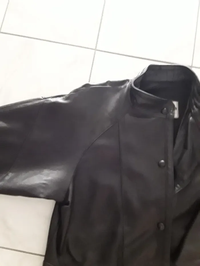 Manteau cuir noir - photo numéro 4