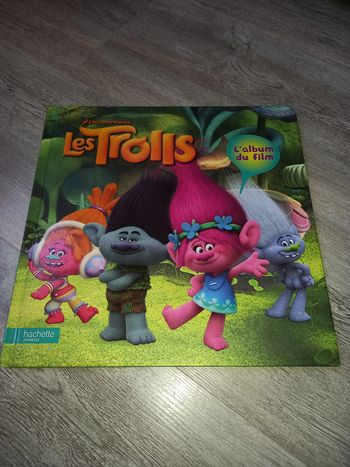 livre les trolls l'album du film