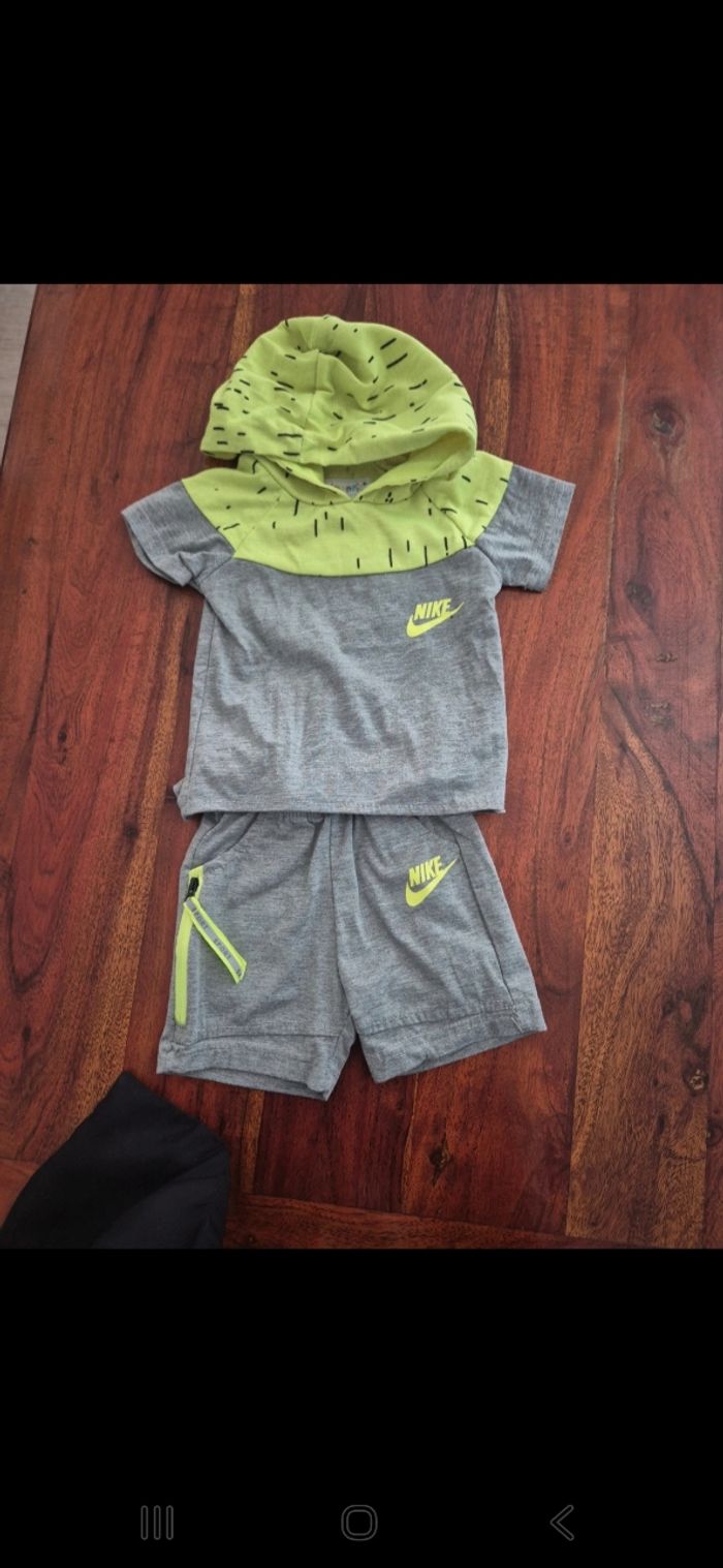 Ensemble nike bebe garcon 3 mois tres bon etat