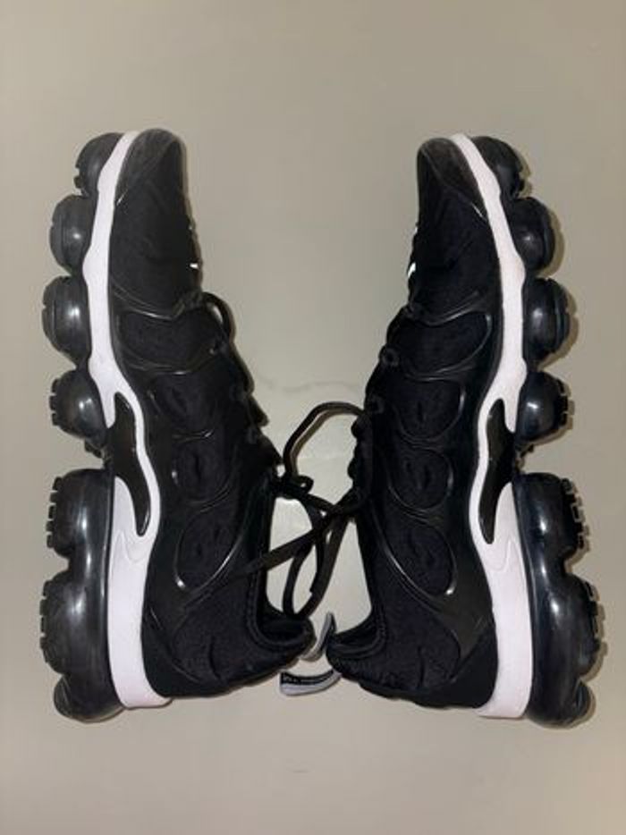 NIKE air Vapormax plus N&B