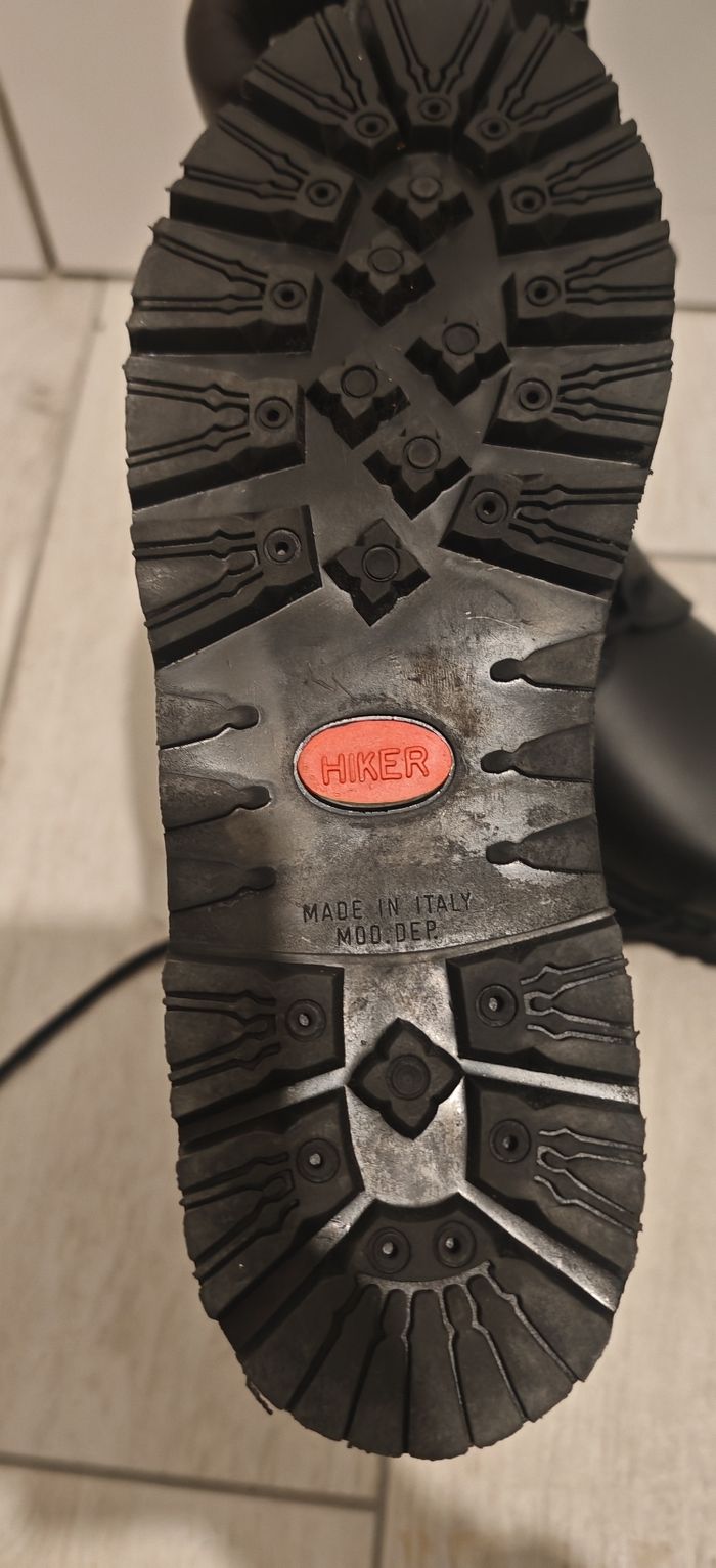 chaussures rangers neuves - photo numéro 4