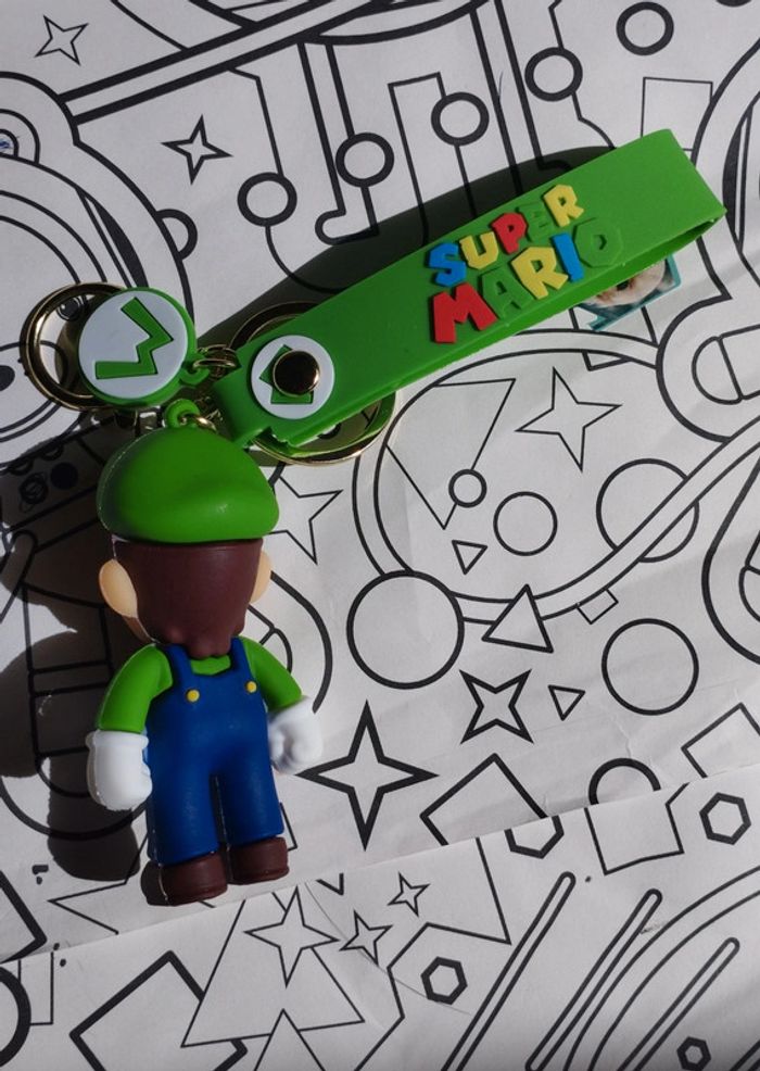 Figurine neuve porte clés Luigi monde Mario Nintendo - photo numéro 3