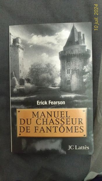 Livre manuel du chasseur de fantômes