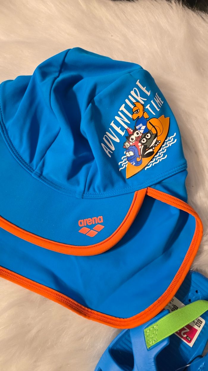 💙💙Casquette uv 2  ans et sandales piscine 21/22 💙💙 - photo numéro 3