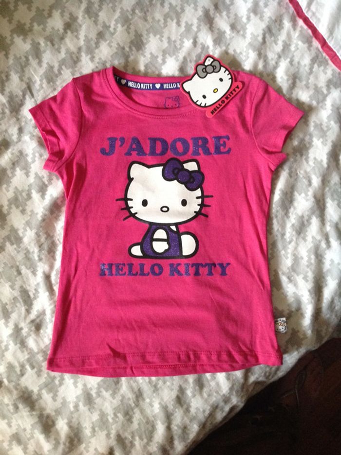 Tee shirt Hello Kitty Neuf 5 ans