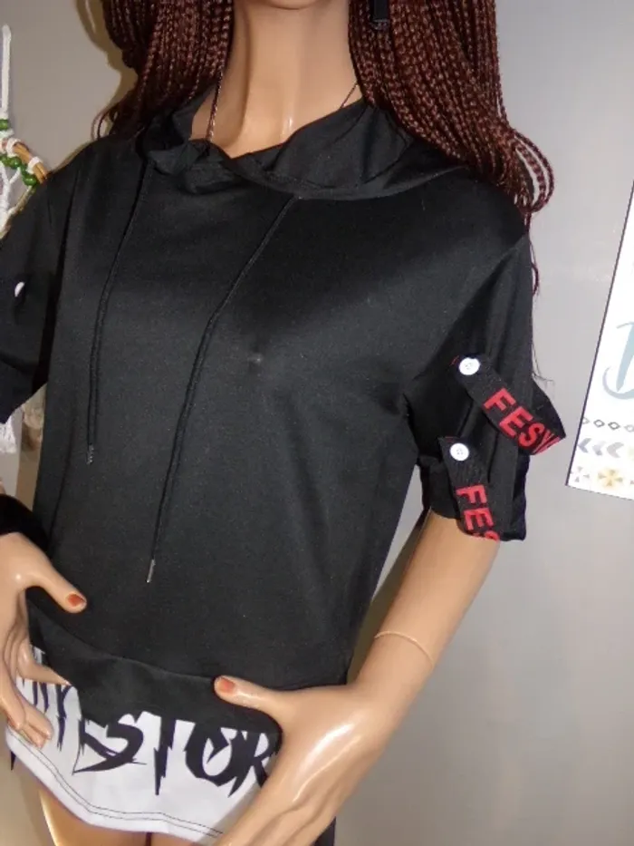 Pull a capuche - photo numéro 2