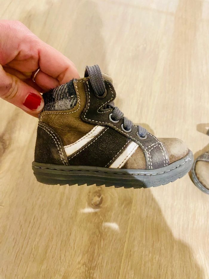 Chaussures taille 20 - photo numéro 2