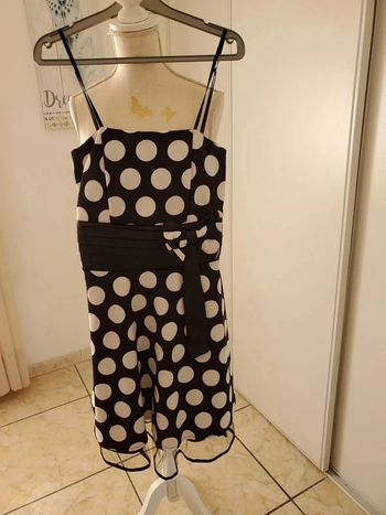 Robe taille M toute neuve