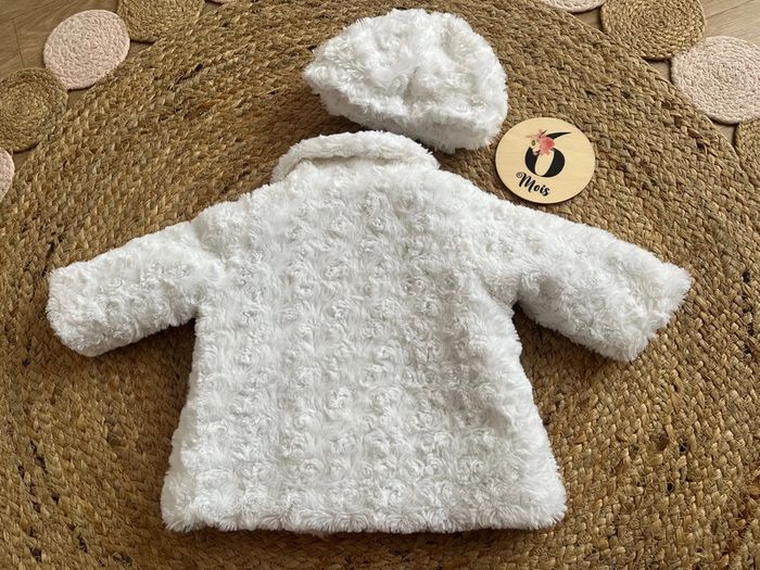 Manteau blanc avec béret - 6 mois - photo numéro 2