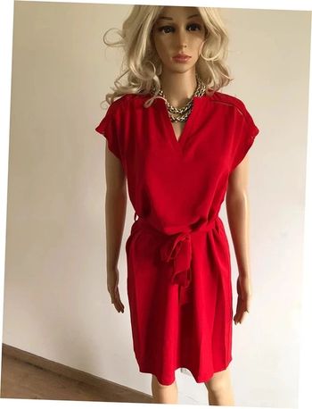 Robe rouge neuve à manches courtes LolaLiza taille 34 (valeur 40€)