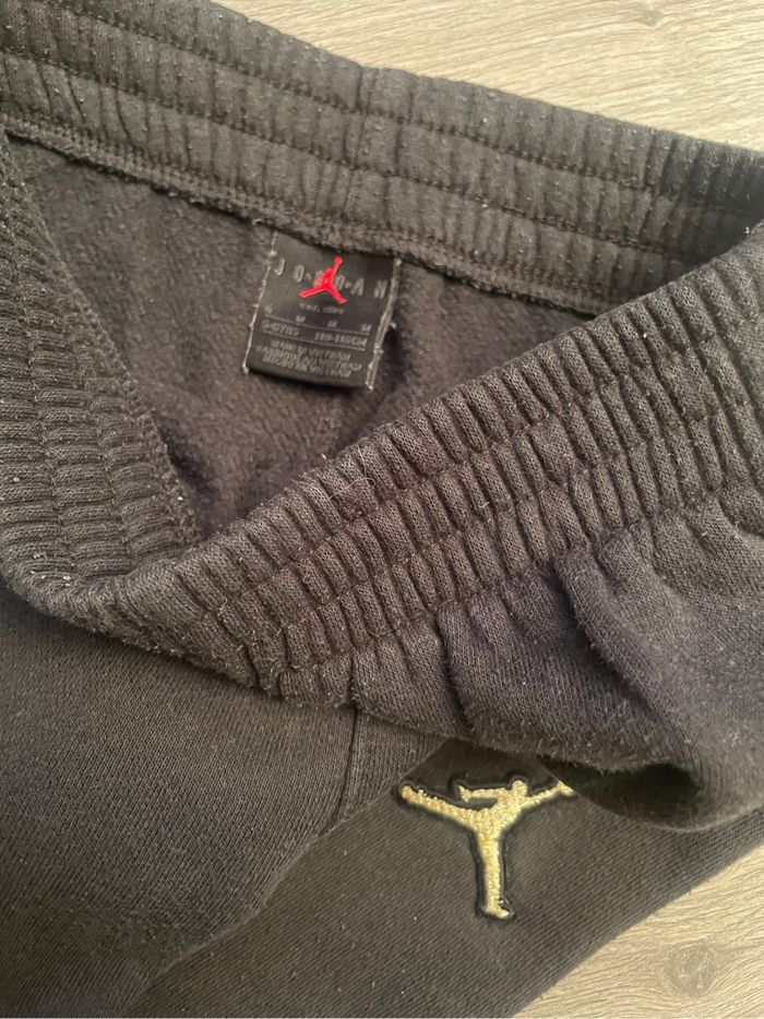 Jordan - ensemble noir sweat à capuche + pantalon jogging . 5/6 ans . 11O/116 cnn - photo numéro 7
