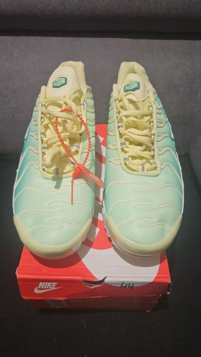 Basket nike tn Brasilia neuf - photo numéro 3