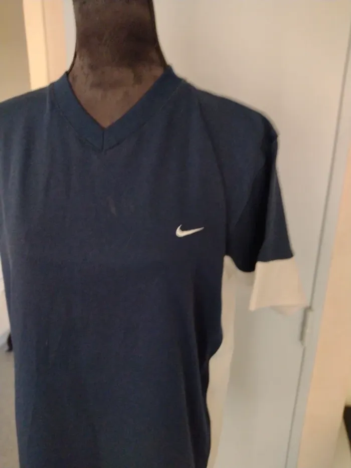 T-shirt Nike vintage bleu marine manches courtes - Taille L - photo numéro 2