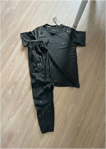 Ensemble Survêtement T shirt et Jogging Running Under Armour – Taille M v4
