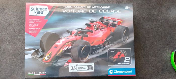 Voiture de course clementoni