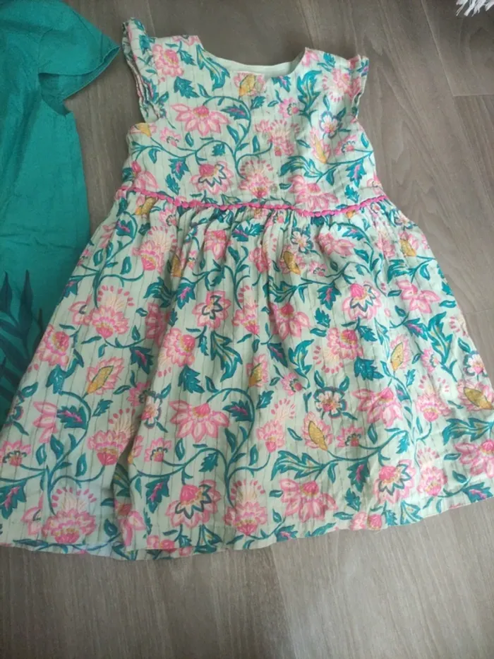 Lot de deux robes du pareil au même en très bon état taille 5 ans très peu porté - photo numéro 3