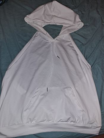 Top a capuche dos nu taille L neuf
