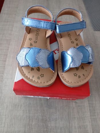 Sandales kickers dyastar en cuir pointure 22 