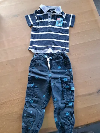 T-shirt et pantalon