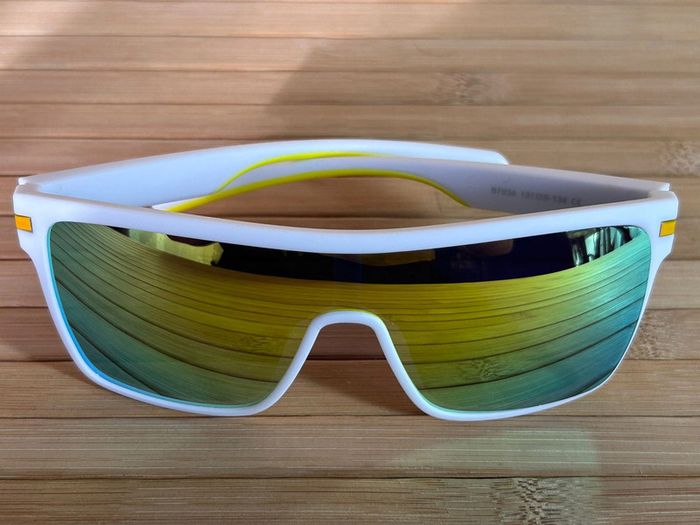 Paire de lunettes de soleil 74-6 - photo numéro 8