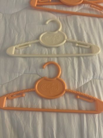 Lot 5 cintres bébé