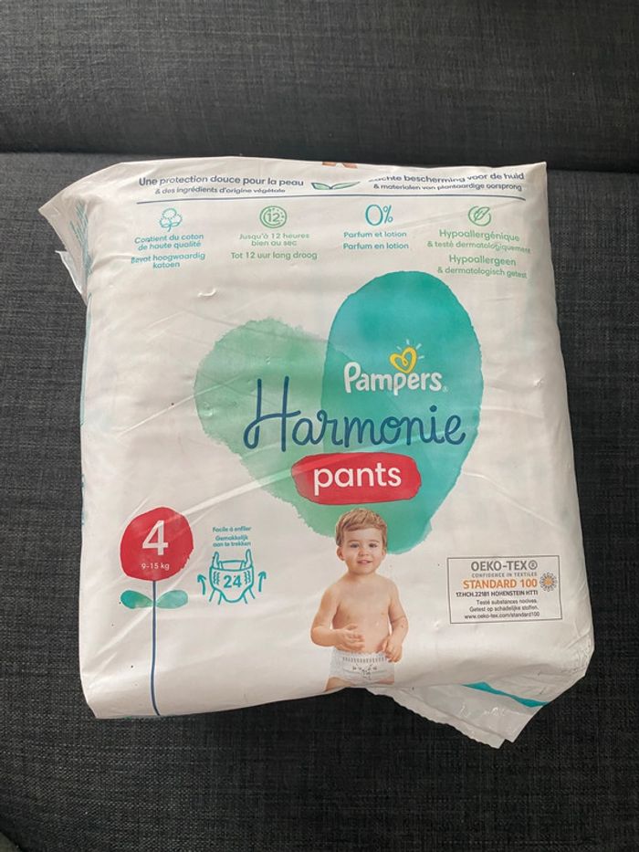Couches Pampers Harmonie Pants T4 (9-15kg) - Neuf