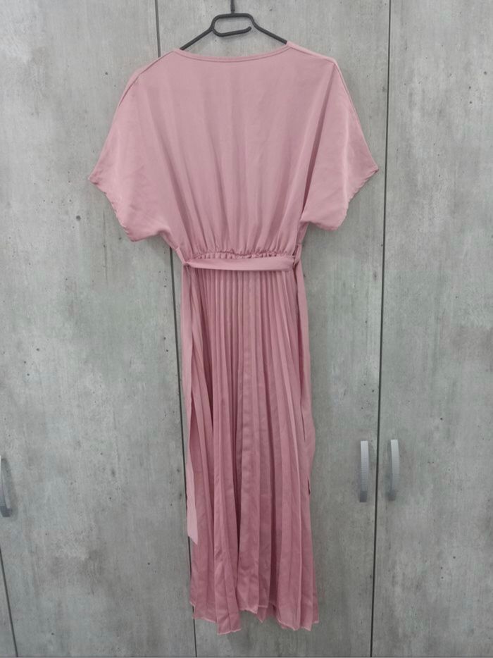 Très belle robe - photo numéro 2