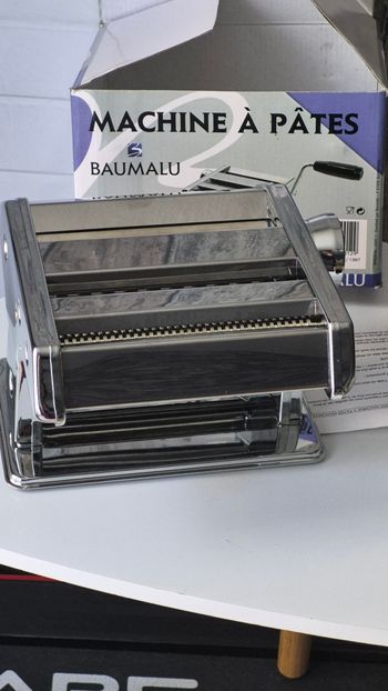 Machine à pâtes neuf 