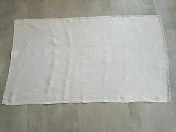 torchon blanc brodé EB avec bande crochet vintage