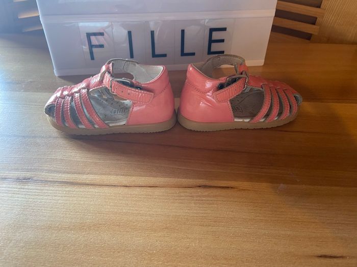 Sandales fille taille 20 - photo numéro 4