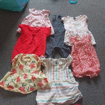 Robes + salopette 3 mois