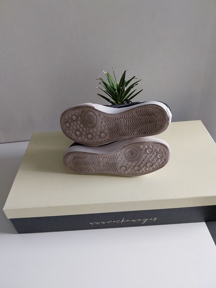 Baskets adidas taille 37.5 - photo numéro 8