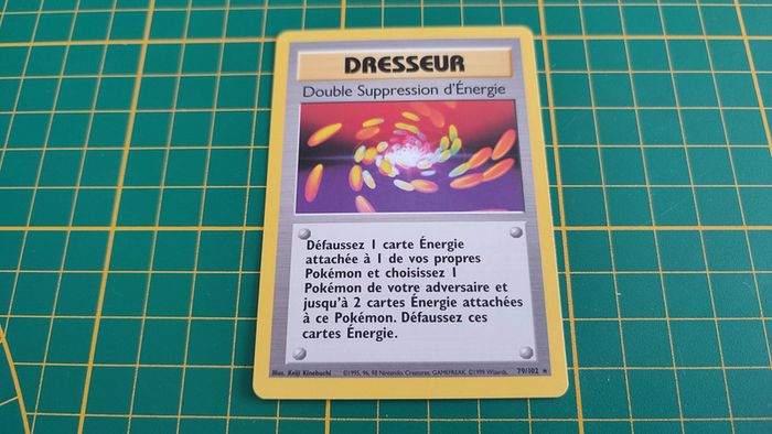 79/102 Carte Pokémon Dresseur Double suppression d'énergie rare 79/102 Wizards set de base #C60