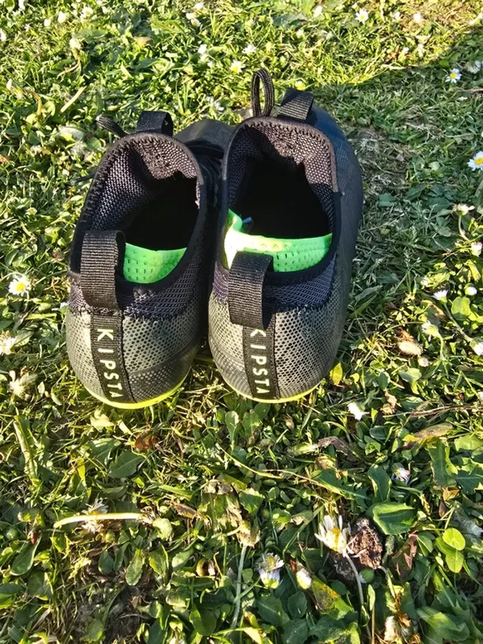 Chaussures de foot crampons - photo numéro 2