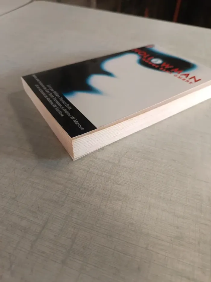 Livre hollowman l'homme sans ombre - photo numéro 3