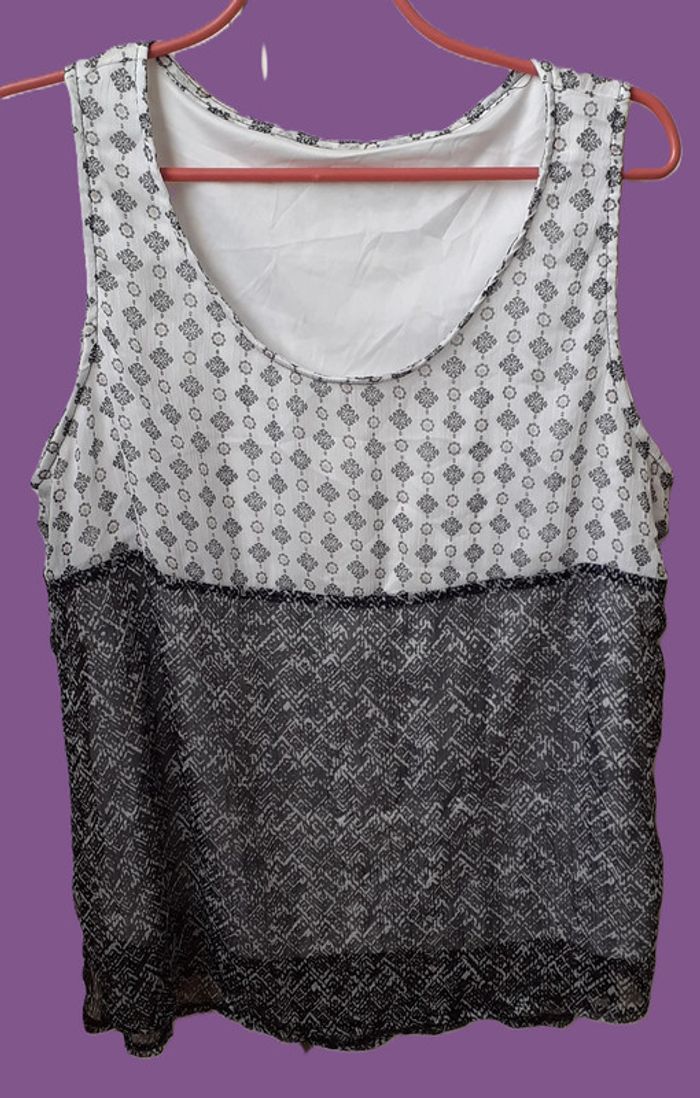 Blouse débardeur. Taille 40. Très bon état.