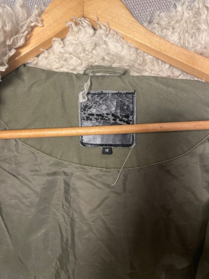 Parka femme, New look, kaki, taille 40 capuche, fausse fourrure, très bon état - photo numéro 4