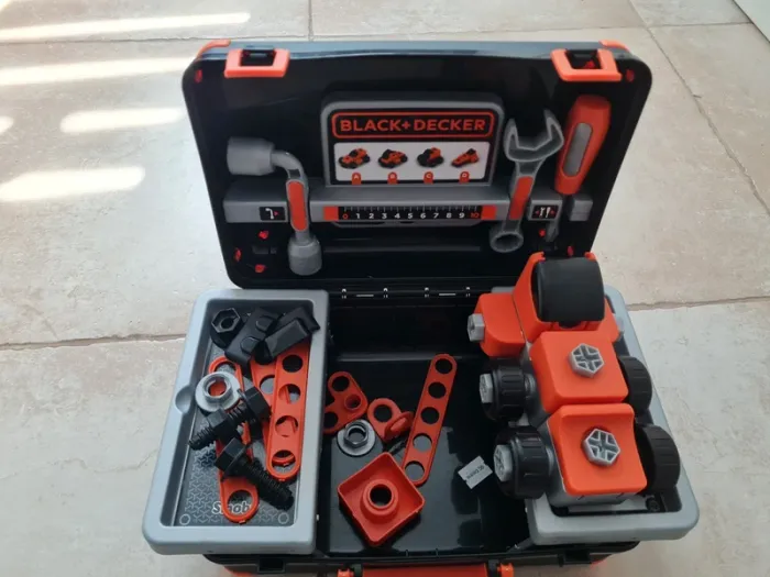 Jeu construction voiture black + decker - photo numéro 2