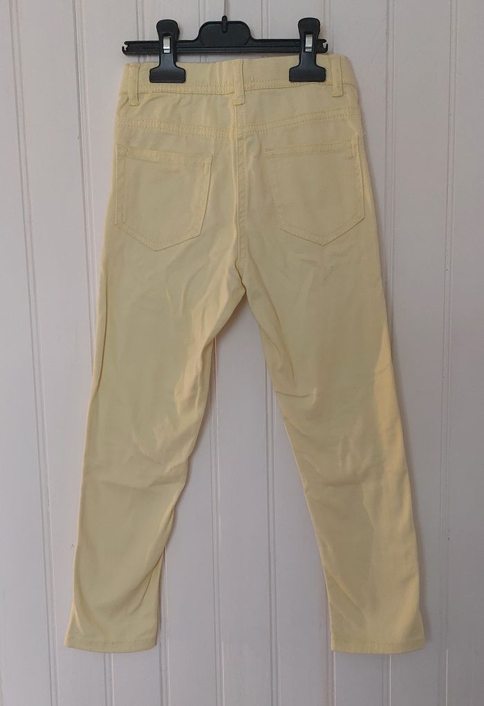 Pantalon enfant de couleur jaune - photo numéro 2