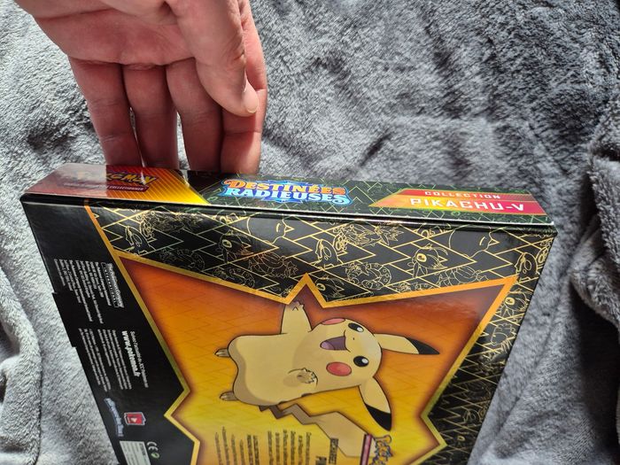 Coffret pikachu v destinées radieuses - photo numéro 3