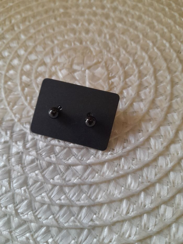 Paire de boucle d oreille noir