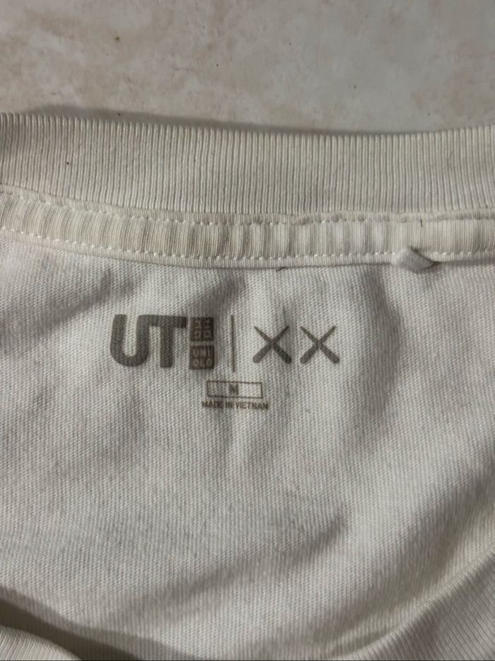 T shirt blanc Kaws X Uniqlo - photo numéro 5